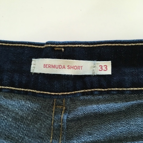 Levi’s Bermuda Shorts Dark Wash Denim Womens Sz 33 Stretch 12” Inseam Beach - Picture 8 of 15